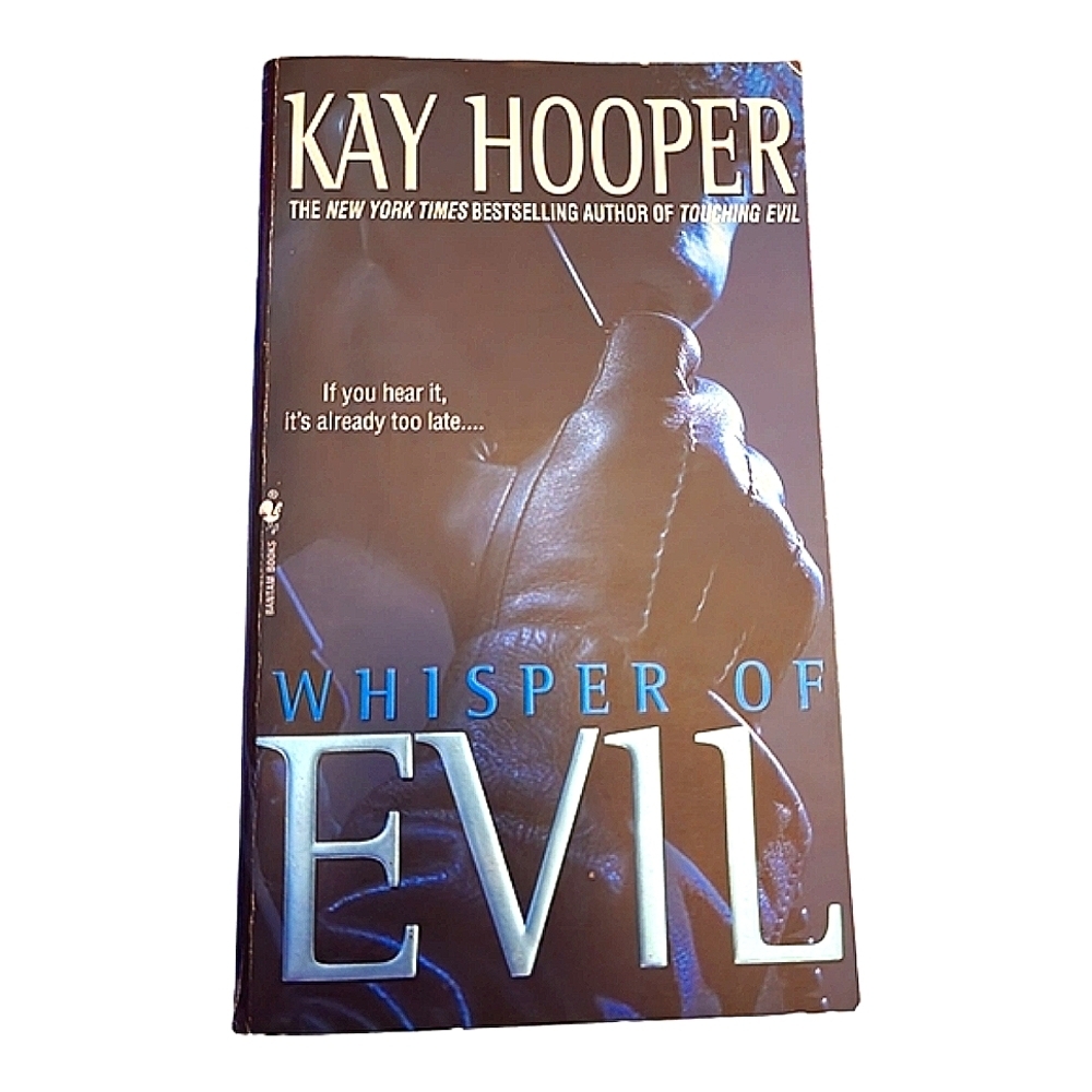 CLEARANCE 💕Whisper of Evil by Kay Hooper Paperback Book